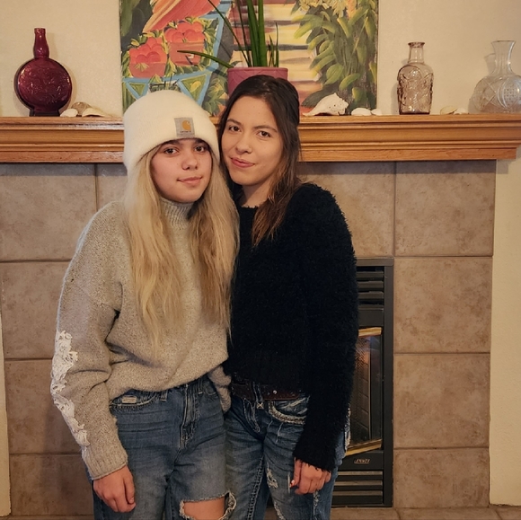 Meet your Posher, Cherish - Picture 3 of 4